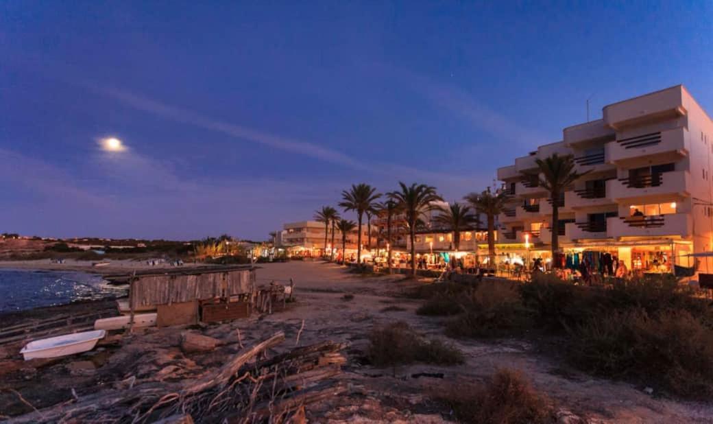 Apartamentos Sa Varadero Fronte Mar Espujols Es Pujols Exterior foto